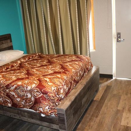 Miami Inn & Suites โอ๊คลอน ภายนอก รูปภาพ