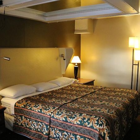 Miami Inn & Suites โอ๊คลอน ภายนอก รูปภาพ