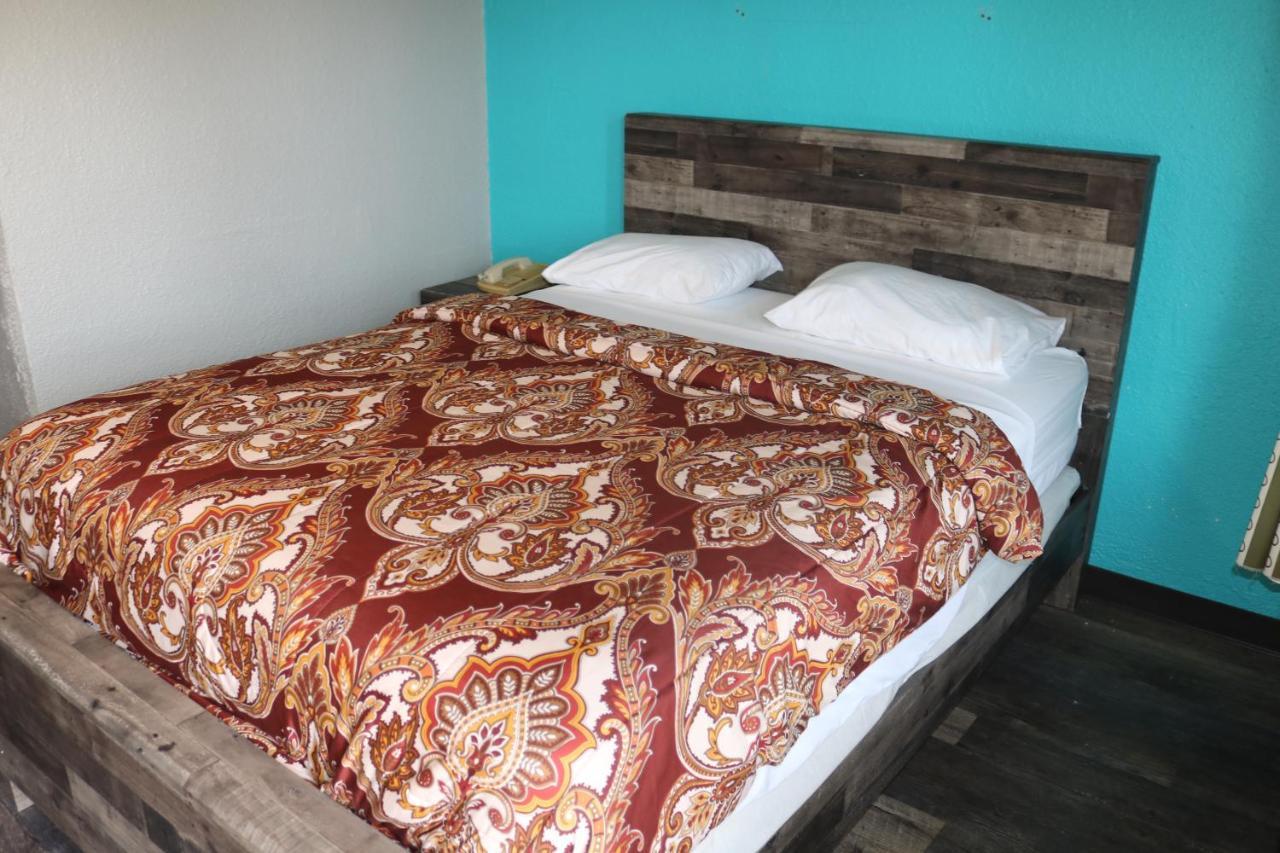 Miami Inn & Suites โอ๊คลอน ภายนอก รูปภาพ