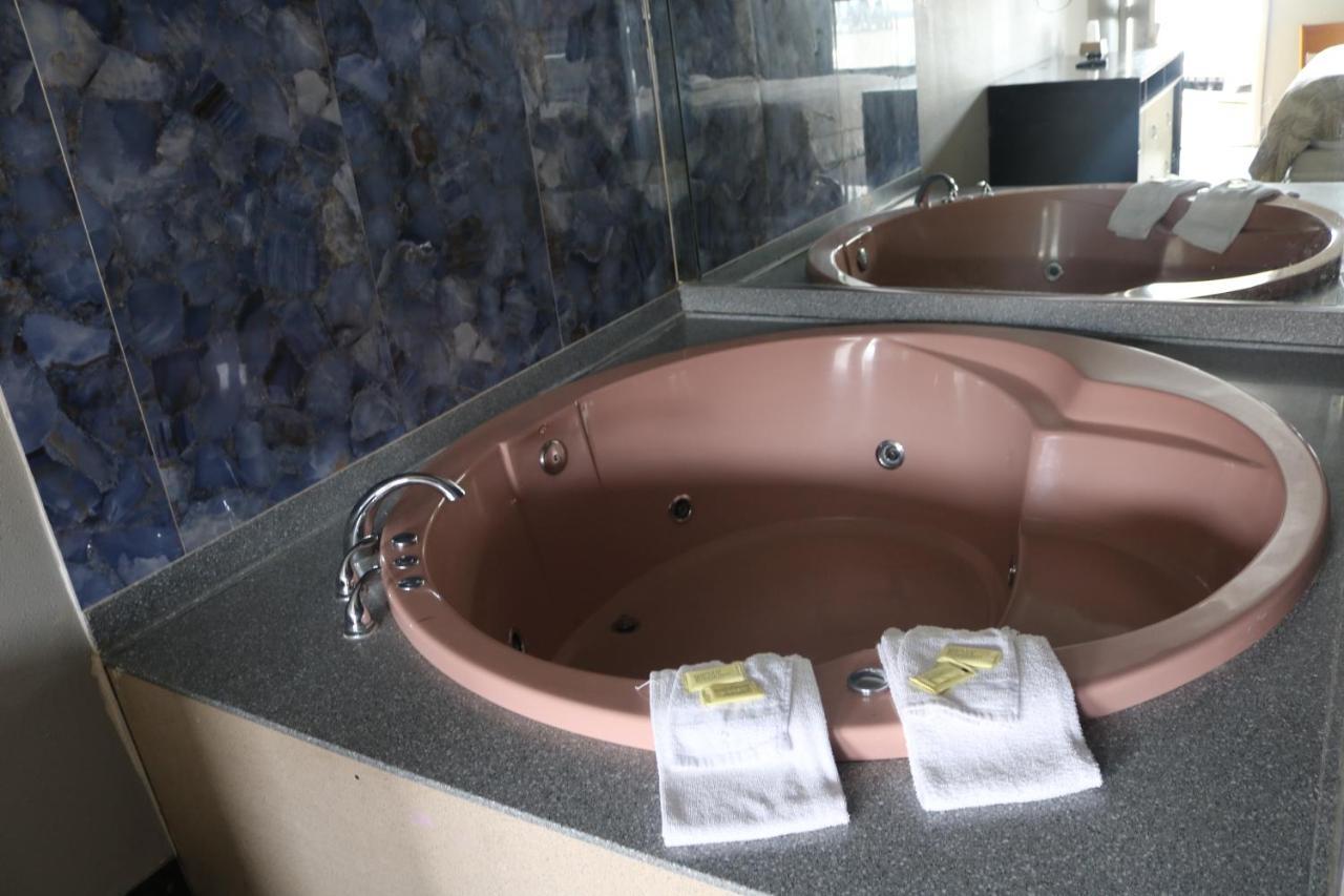 Miami Inn & Suites โอ๊คลอน ภายนอก รูปภาพ