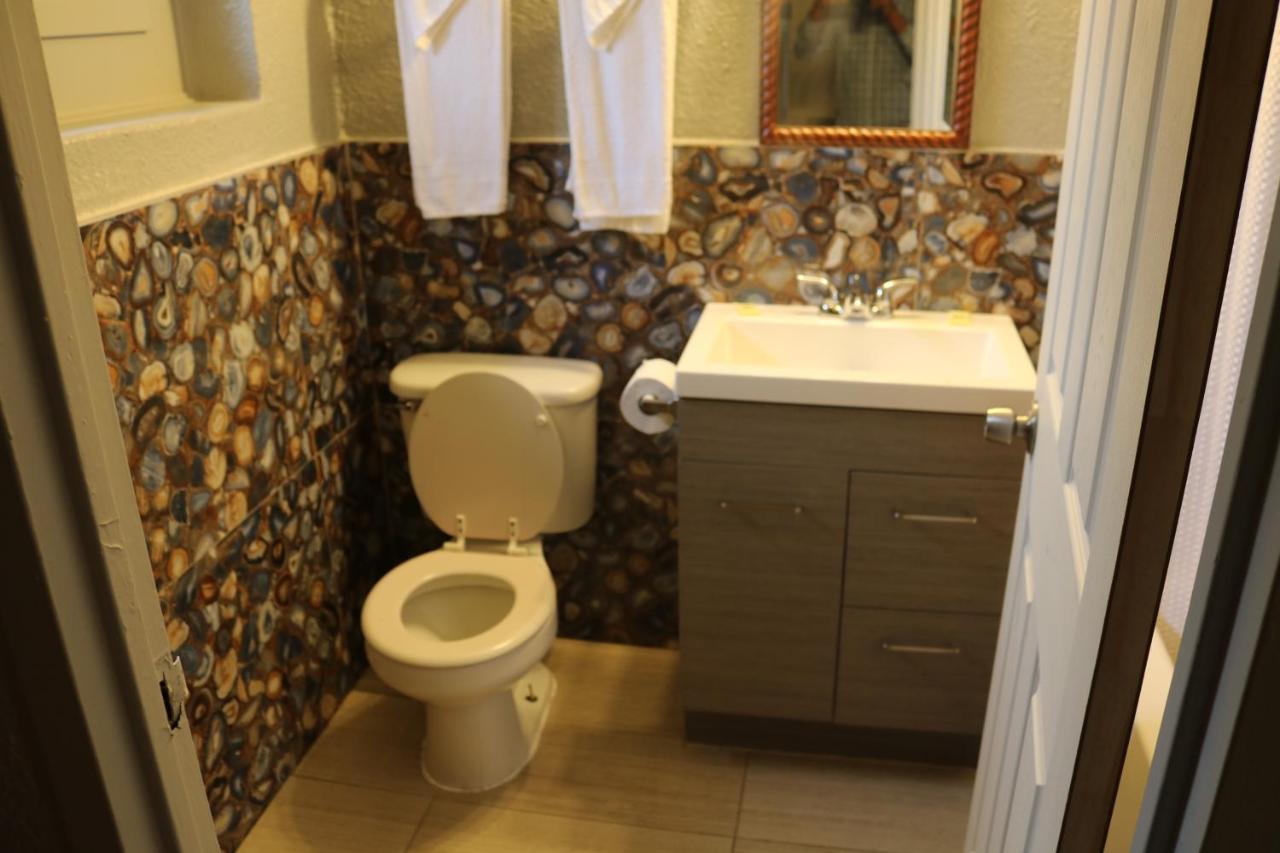 Miami Inn & Suites โอ๊คลอน ภายนอก รูปภาพ