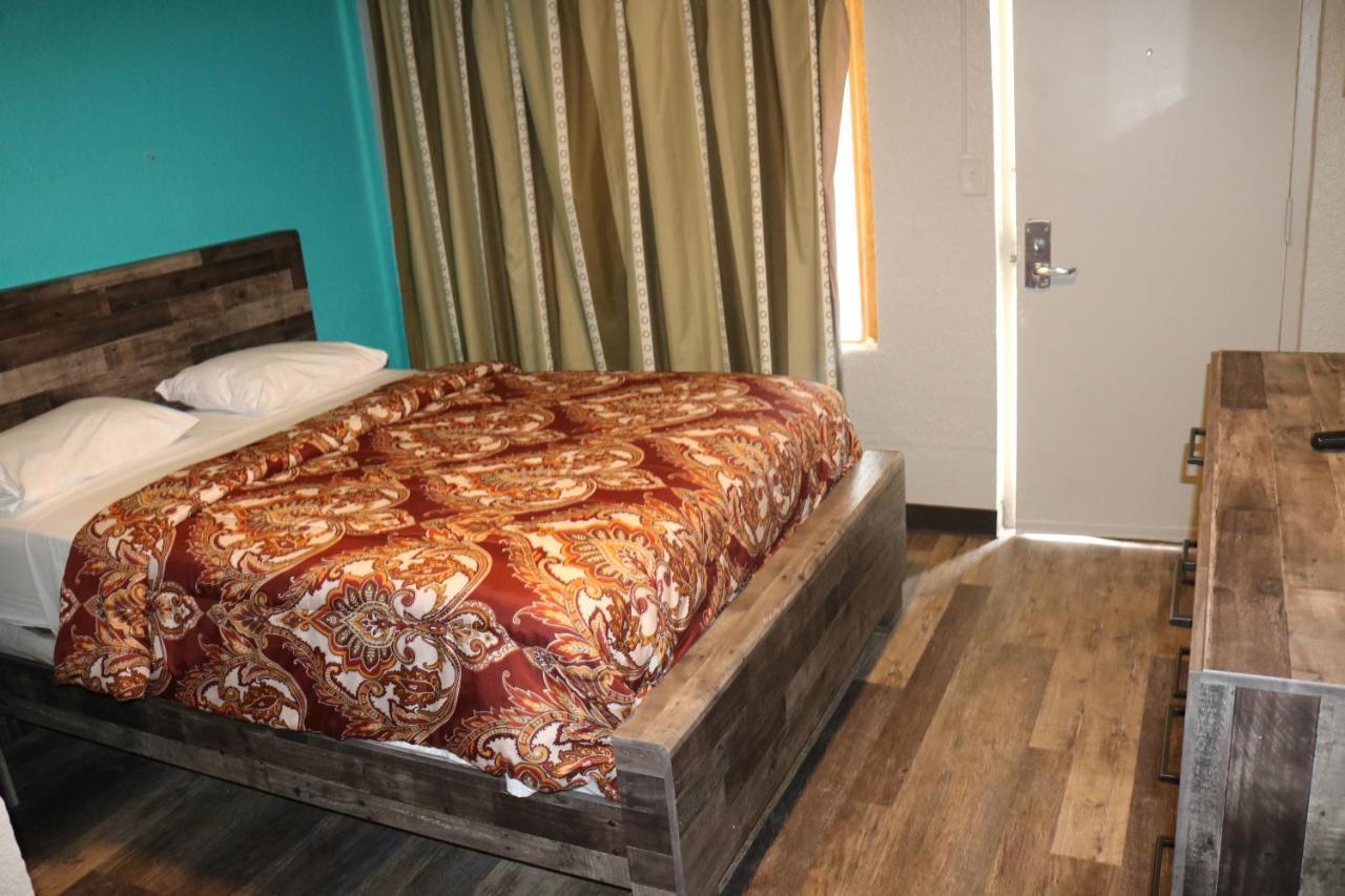 Miami Inn & Suites โอ๊คลอน ภายนอก รูปภาพ