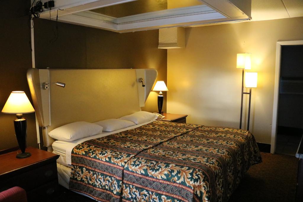 Miami Inn & Suites โอ๊คลอน ภายนอก รูปภาพ