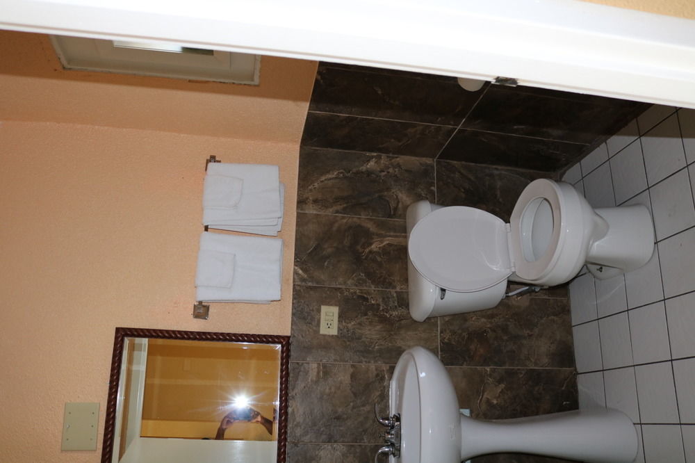 Miami Inn & Suites โอ๊คลอน ภายนอก รูปภาพ