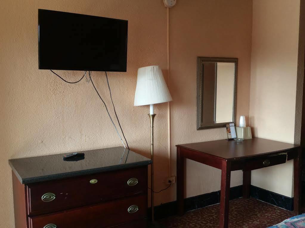 Miami Inn & Suites โอ๊คลอน ภายนอก รูปภาพ