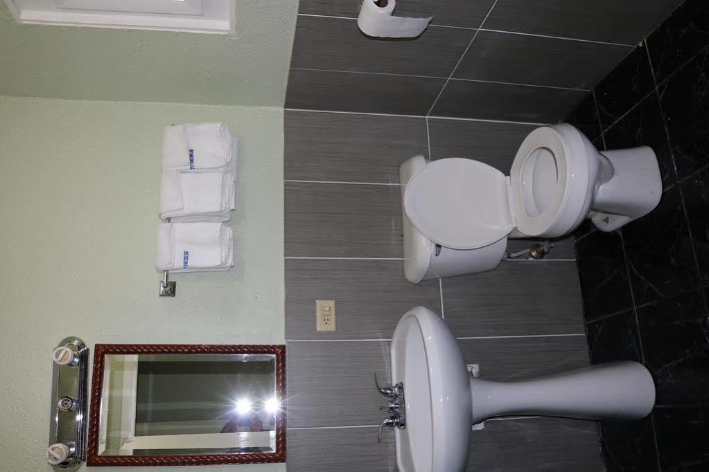 Miami Inn & Suites โอ๊คลอน ภายนอก รูปภาพ